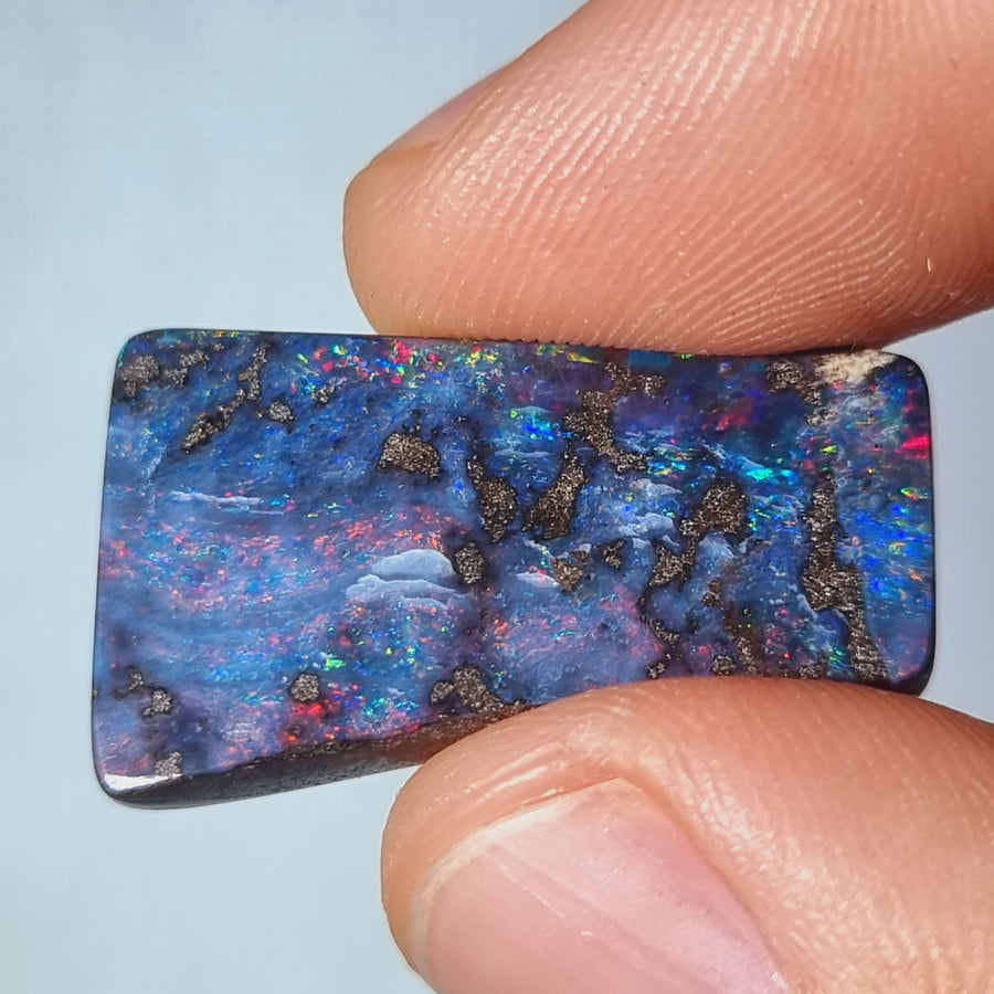 23.75 Ct Großer mehrfarbiger Boulder Opal