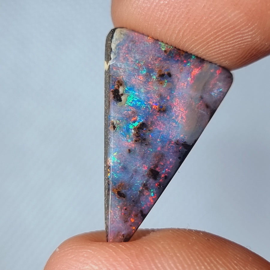 9.20 Ct farbwechselnder Intensiv Rot-Blauer Boulder Opal