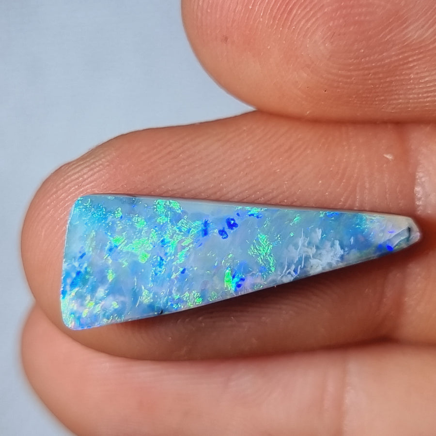 5.25 Ct Keilförmiger Blau-Gelb-Grüner Boulder Opal
