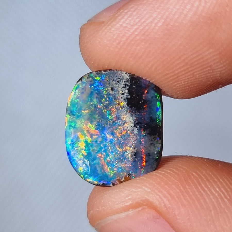 6.60 Ct Mehrfarbiger Boulder Opal