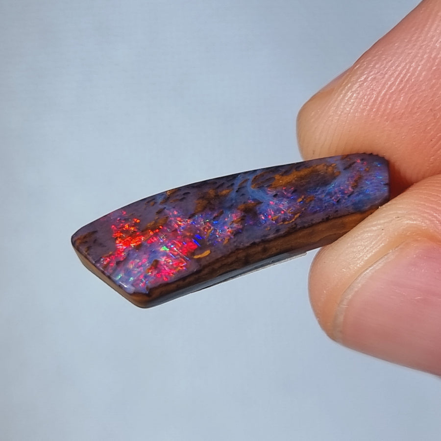 10.00 Ct Intensiv Rot leuchtender Boulder Opal
