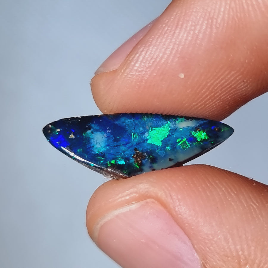 4.95 Ct freiform Blau-Türkis Boulder Opal