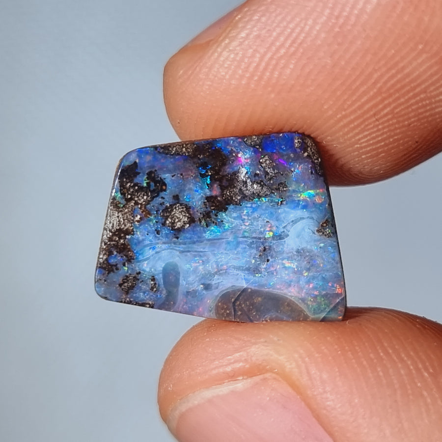 6.90 Ct freiform Boulder Opal