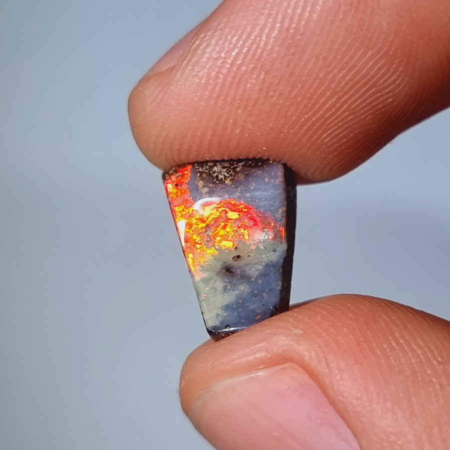 3.90 Ct Roter Boulder Opal