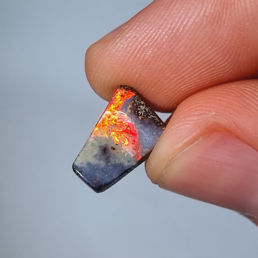 3.90 Ct Roter Boulder Opal