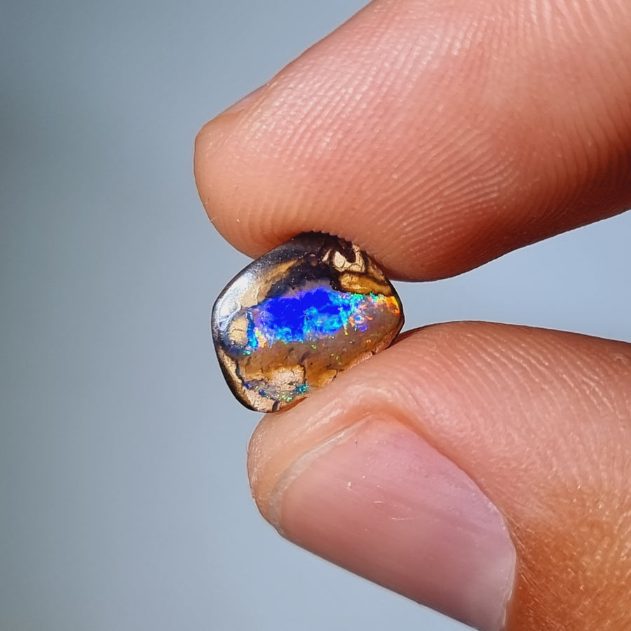 2.50 Ct kleiner Boulder Opal