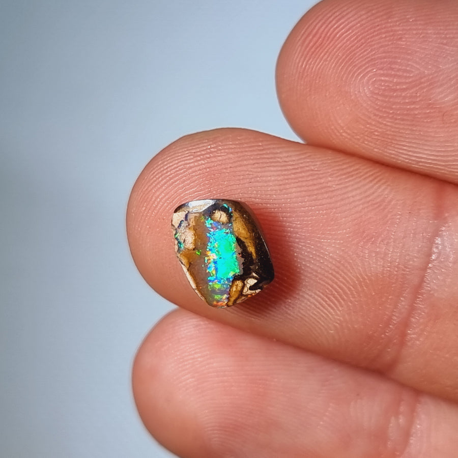 2.50 Ct kleiner Boulder Opal