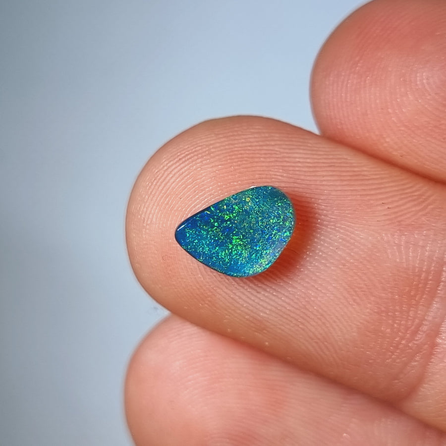1.15 Ct freiform Grün-Blau Schwarz Opal