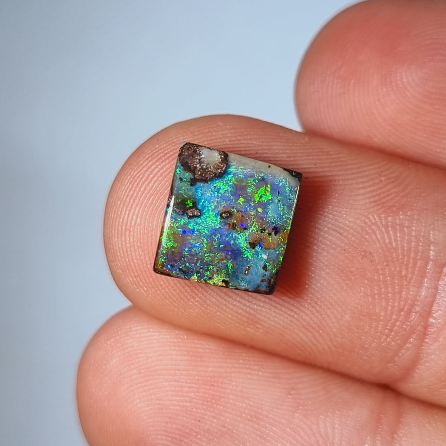 5.00 Ct eckiger Boulder Opal