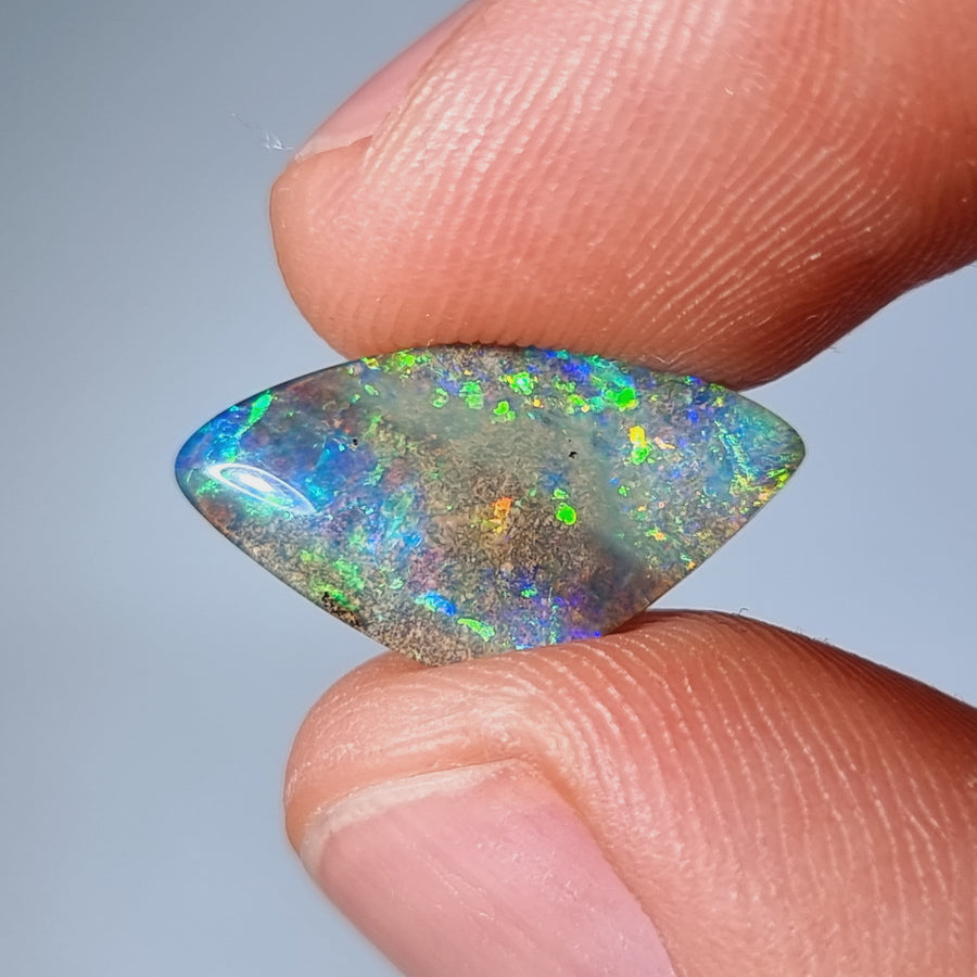 4.55 Ct mehrfarbiger Boulder Opal