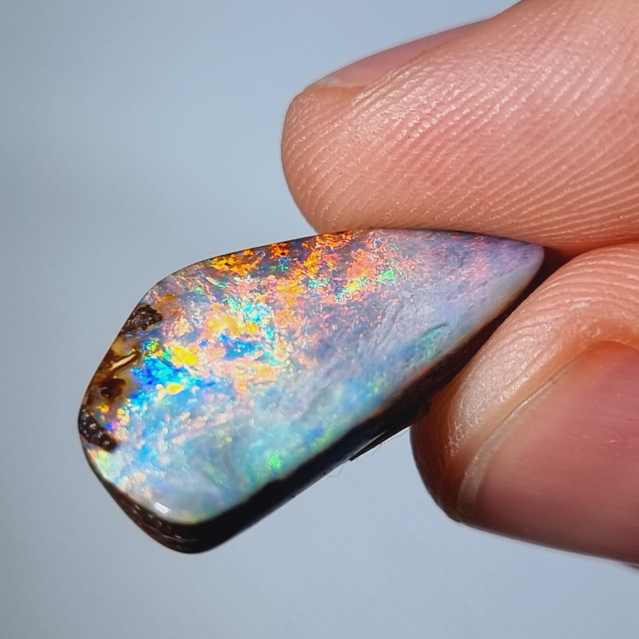 14.90 Ct großer mehrfarbiger Australischer Boulder Opal