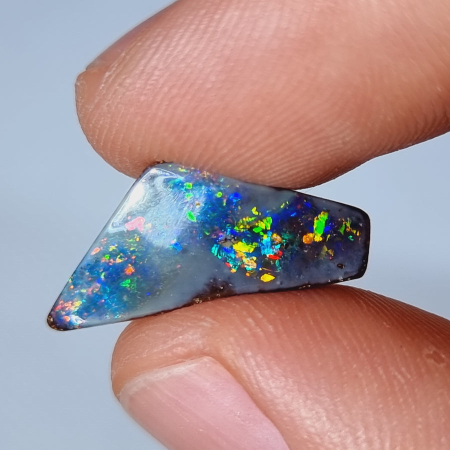 6.40 Ct mehrfarbiger Boulder Opal