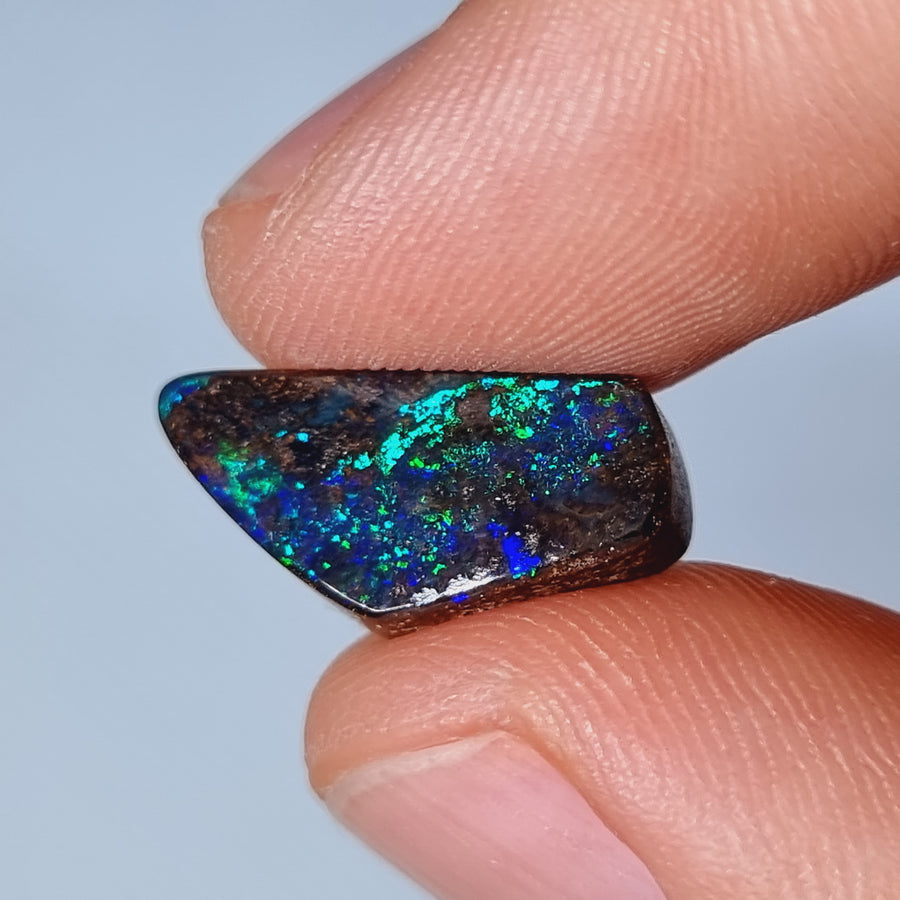 8.80 Ct freiform Boulder Opal