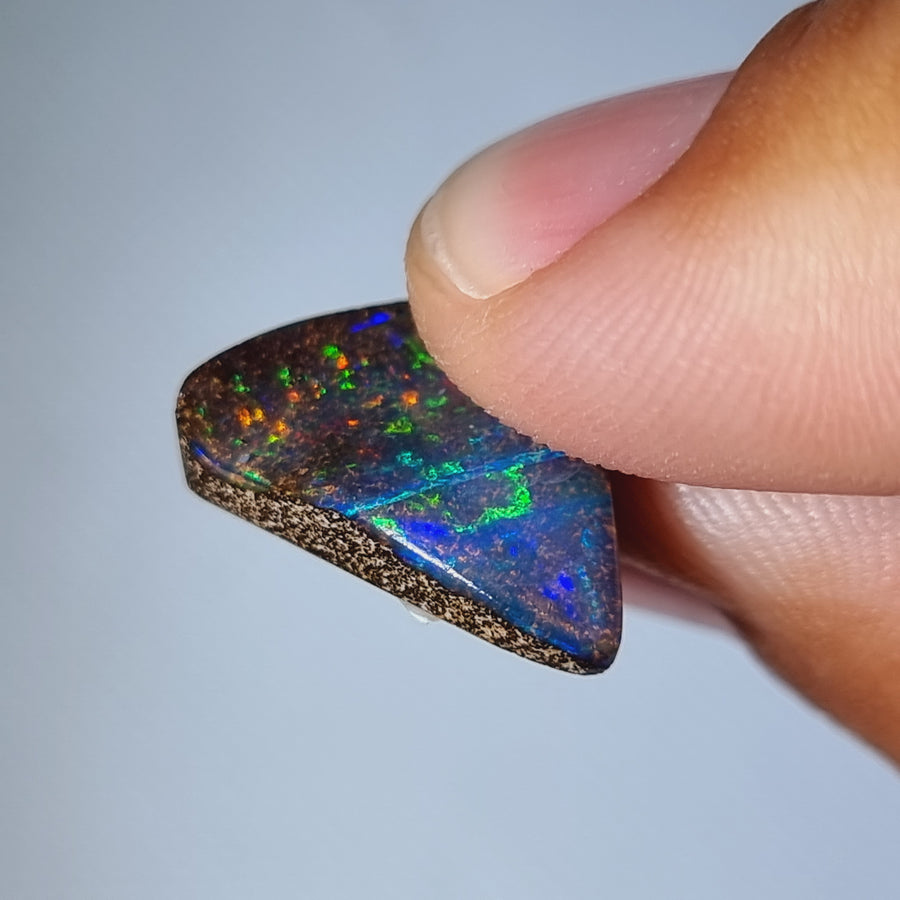 8.35 Ct mehrfarbiger Australischer Boulder Opal