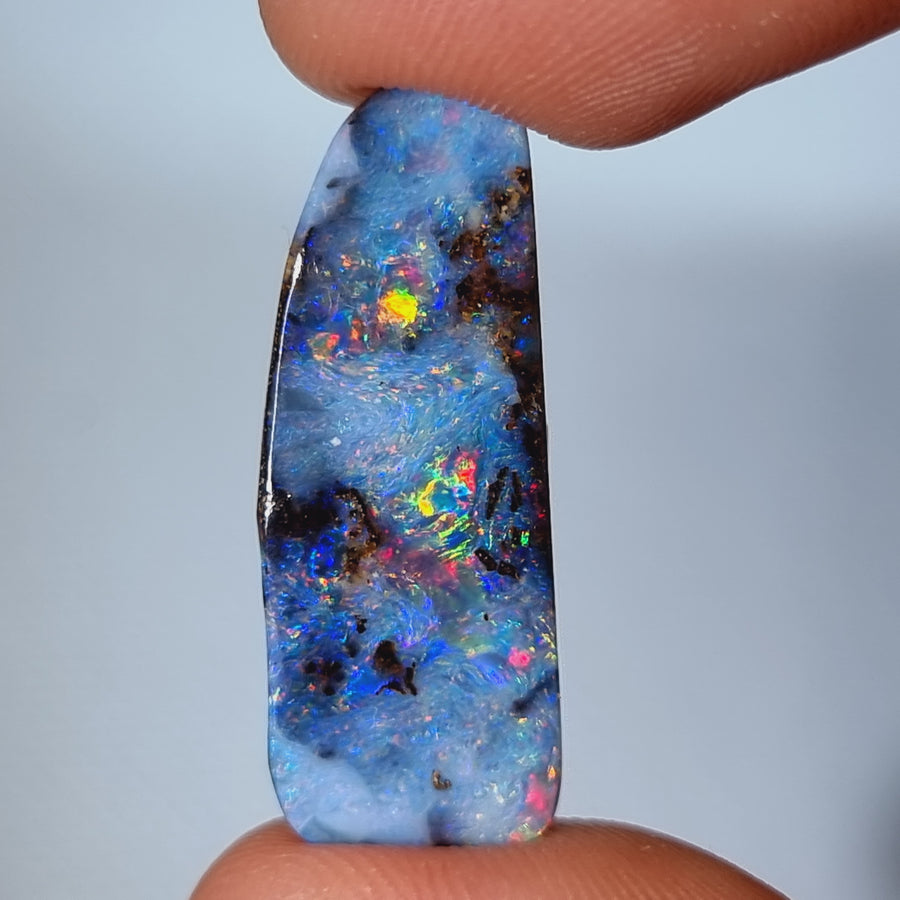 13.90 Ct großer mehrfarbiger Boulder Opal