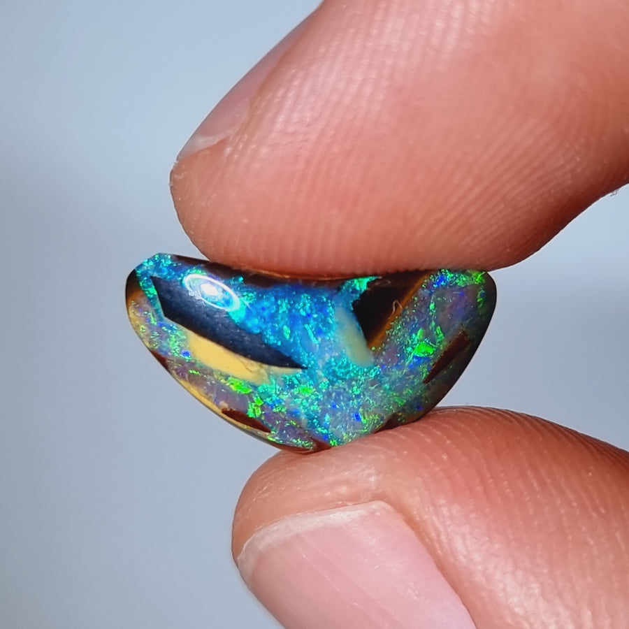 4.65 Ct schöner freiform Boulder Opal