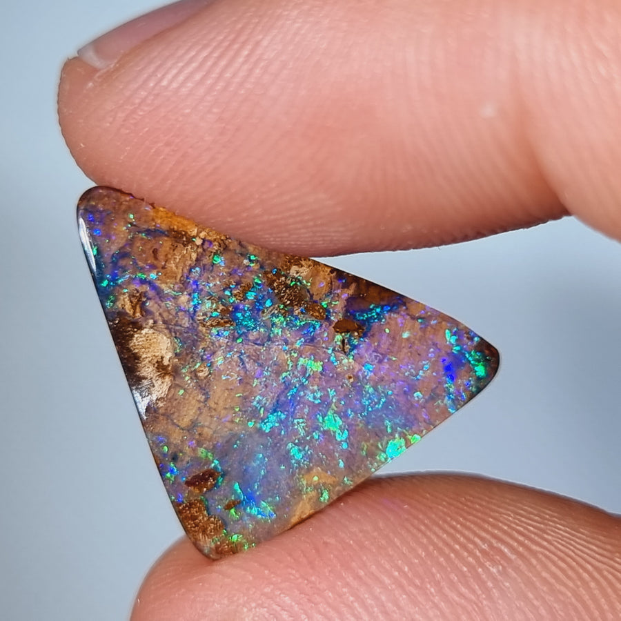 11.70 Ct dreieckiger schöner Boulder Opal