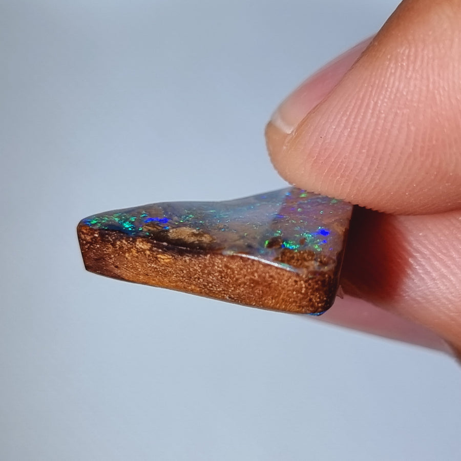 11.70 Ct dreieckiger schöner Boulder Opal