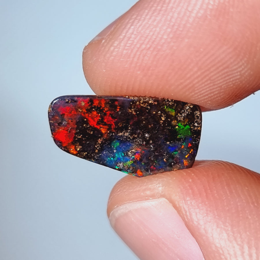 4.30 Ct mehrfarbiger leuchtender Boulder Opal