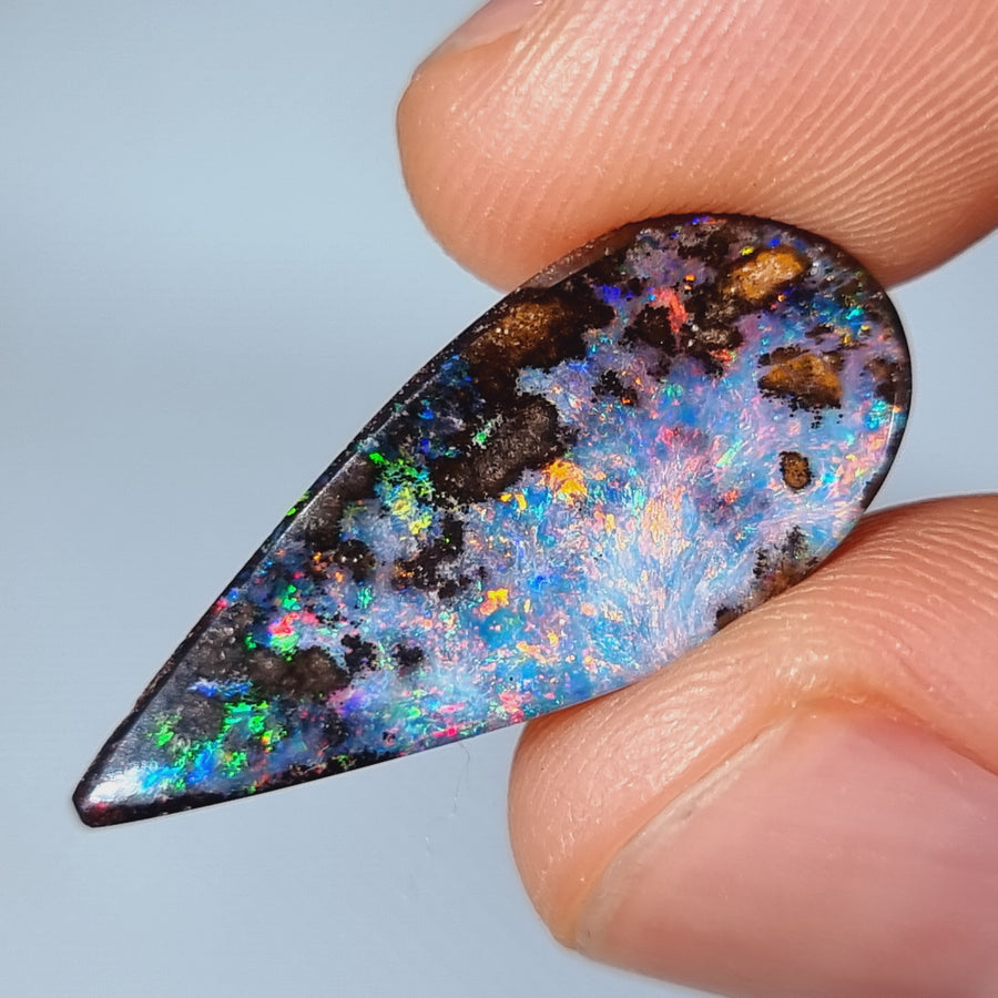 13.45 Ct großer mehrfarbiger Australischer Boulder Opal
