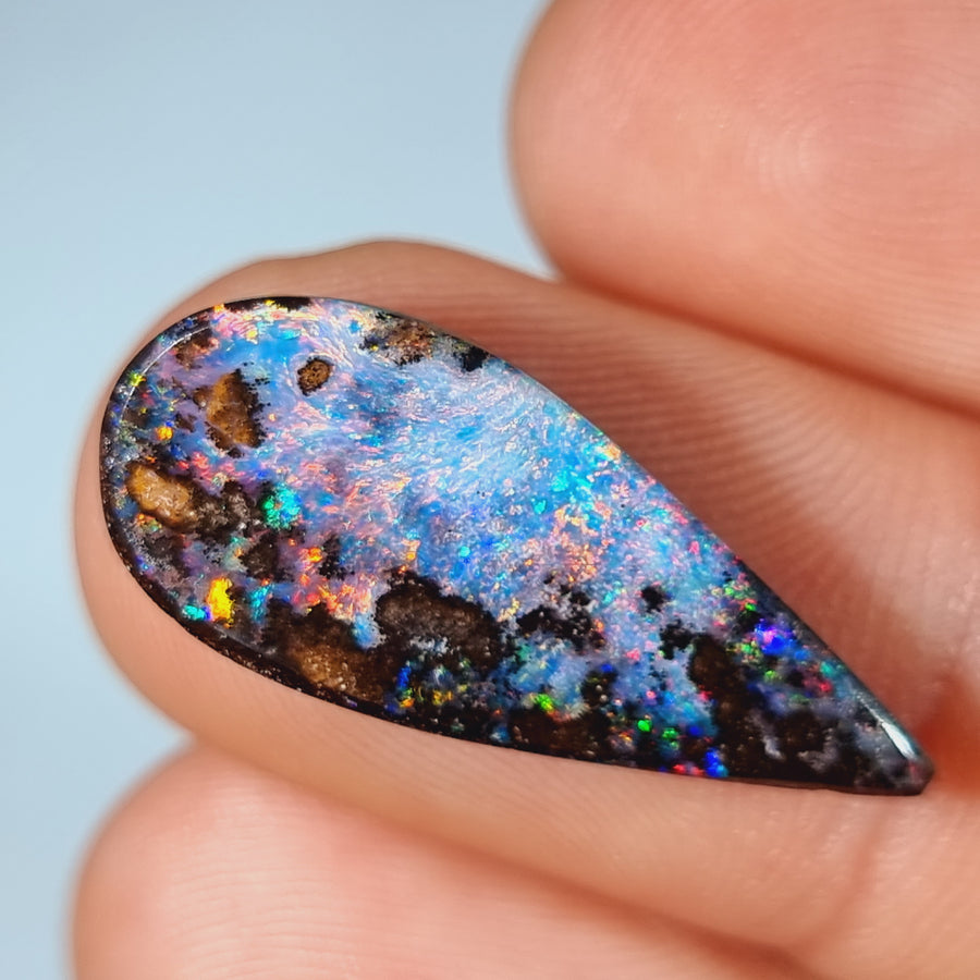 13.45 Ct großer mehrfarbiger Australischer Boulder Opal