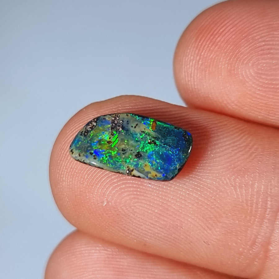 3,10 Ct schöner grün-blauer leuchtender Boulder Opal