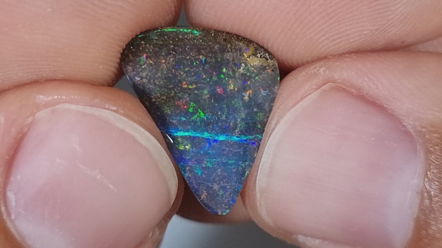 8.35 Ct mehrfarbiger Australischer Boulder Opal