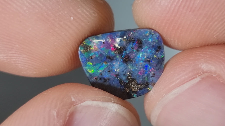 3.55 Ct mehrfarbiger Australischer Boulder Opal