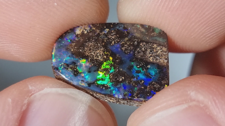6,40 Ct mehrfarbiger Australischer Boulder Opal